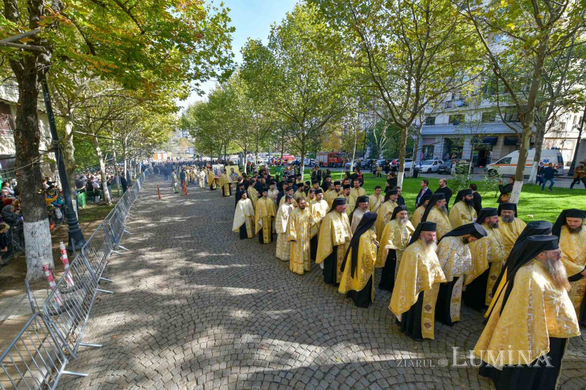 Procesiunea „Calea Sfinților”, bucurie a reîntâlnirii pelerinilor 231135