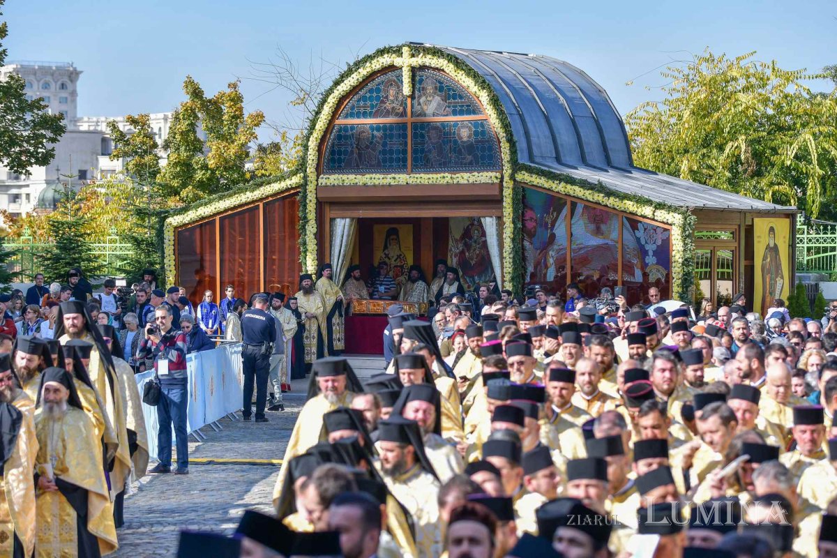 Procesiunea „Calea Sfinților”, bucurie a reîntâlnirii pelerinilor 231144