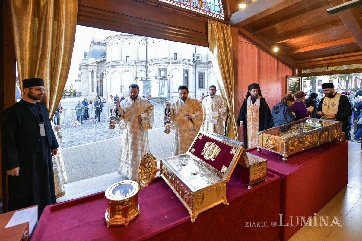 Slujba Privegherii pentru Sfântul Grigorie Palama la Catedrala Patriarhală 231195