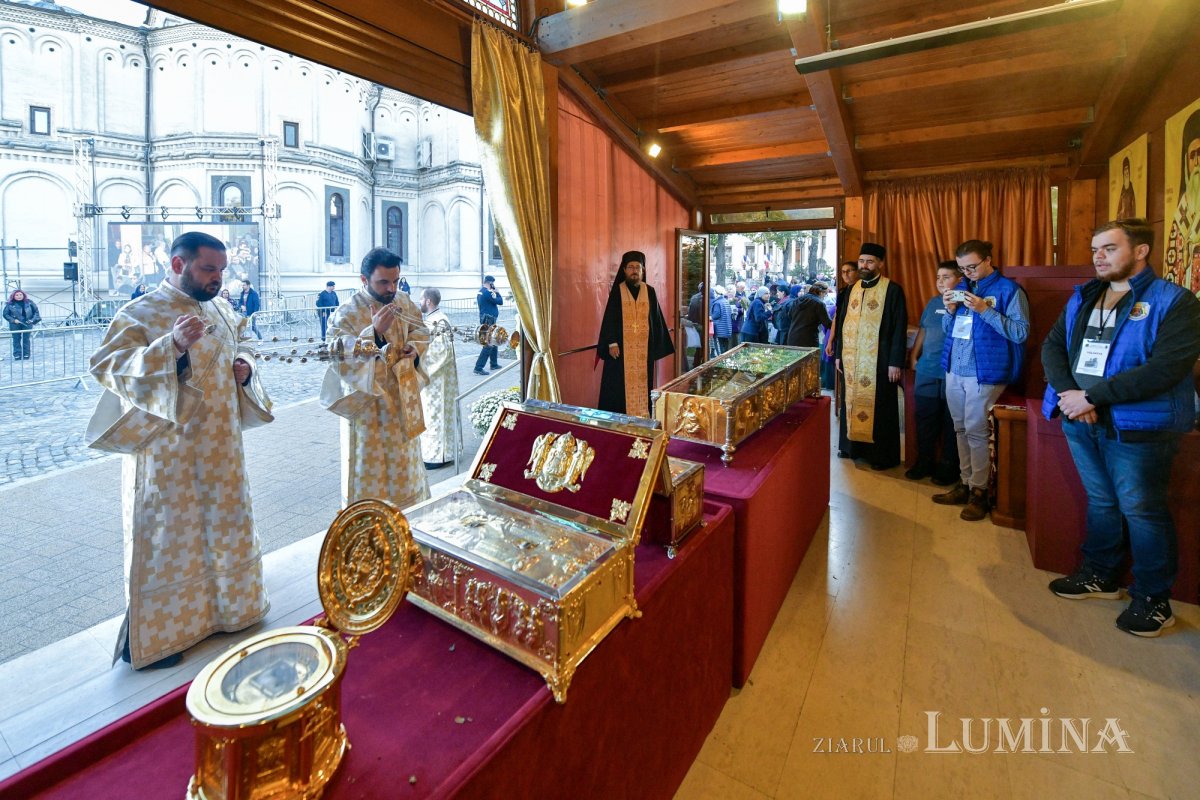 Slujba Privegherii pentru Sfântul Grigorie Palama la Catedrala Patriarhală 231196
