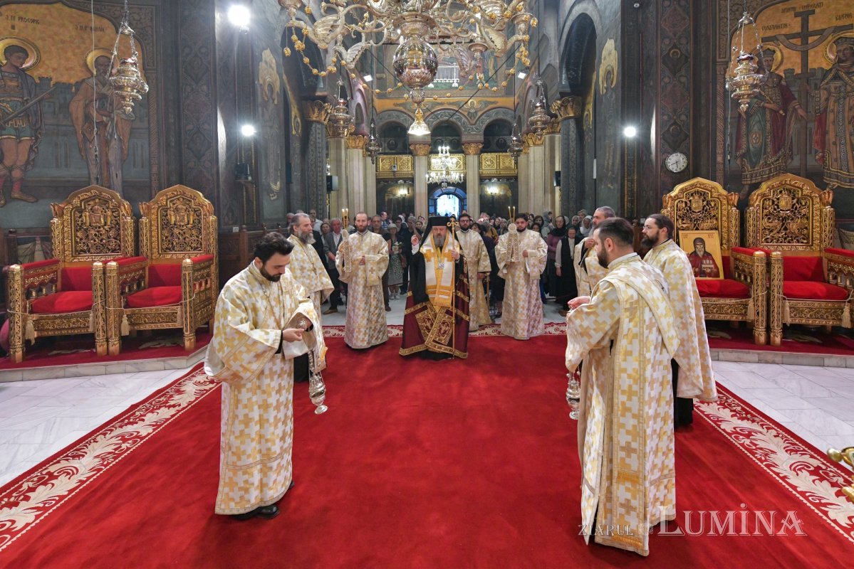 Slujba Privegherii pentru Sfântul Grigorie Palama la Catedrala Patriarhală 231199