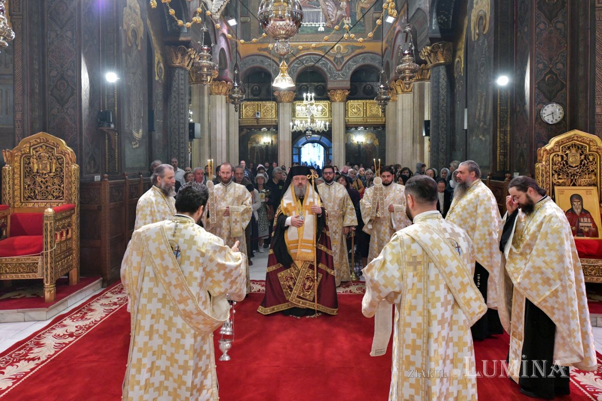 Slujba Privegherii pentru Sfântul Grigorie Palama la Catedrala Patriarhală 231200