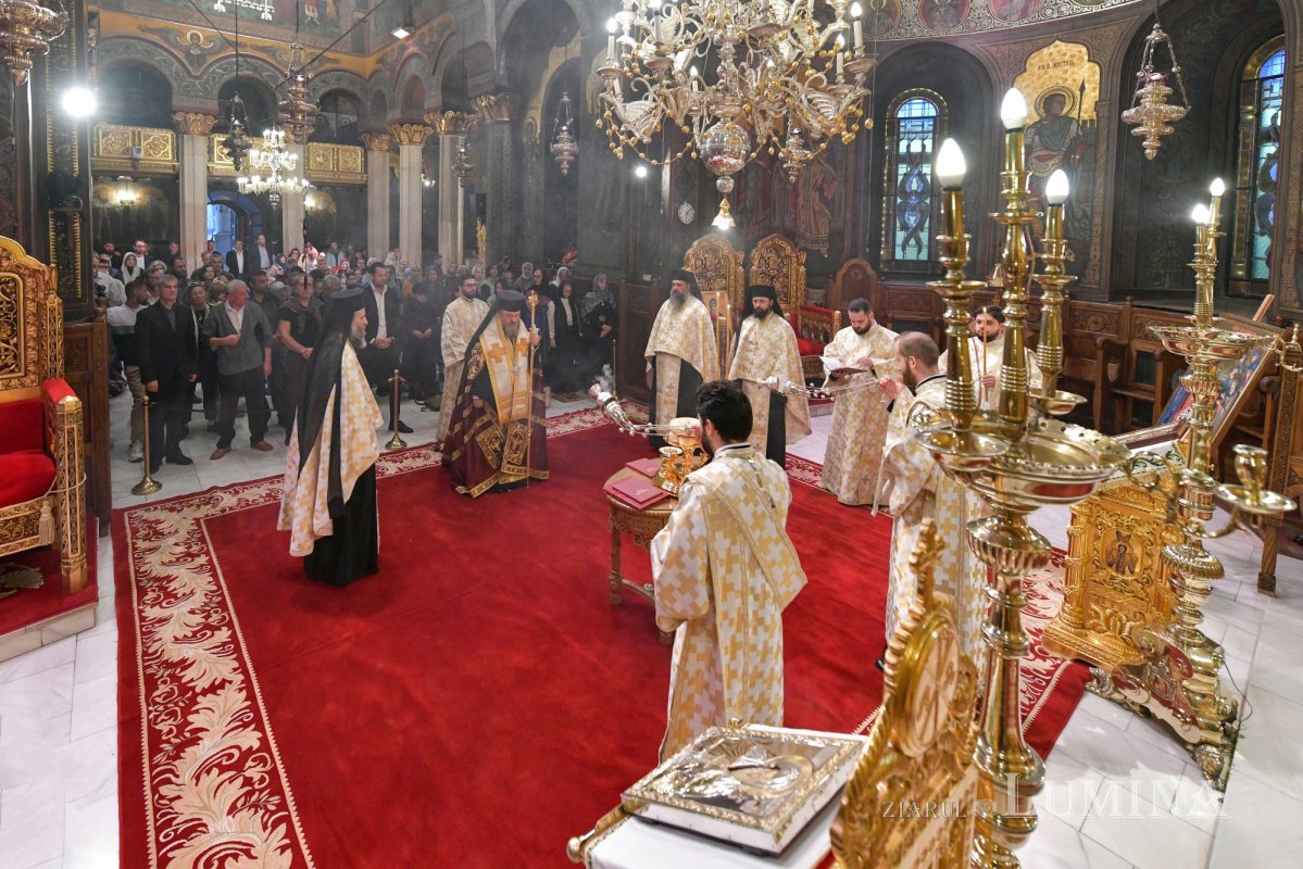 Slujba Privegherii pentru Sfântul Grigorie Palama la Catedrala Patriarhală 231207