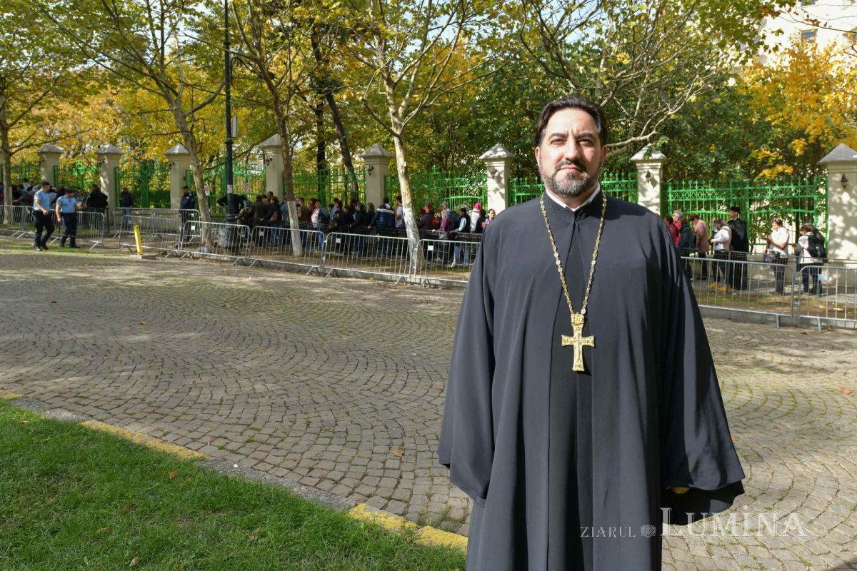 Daruri de alimente pentru pelerinii de pe Colina Bucuriei 231363