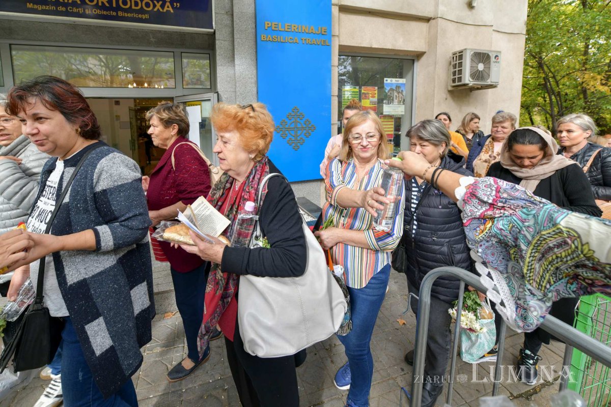 Daruri de alimente pentru pelerinii de pe Colina Bucuriei 231378