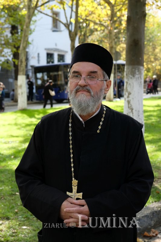 Tinerii au oferit daruri pelerinilor Sfântului Cuvios Dimitrie 231699