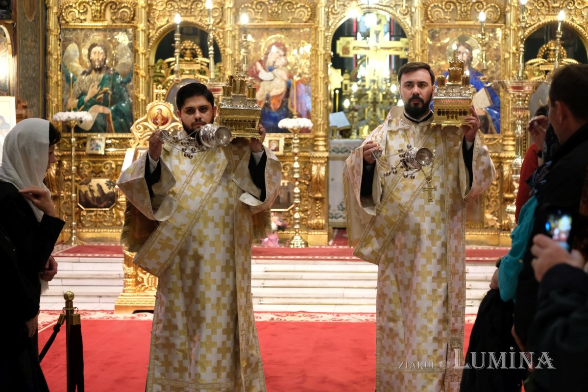 Primul Mitropolit al Țării Românești, cinstit la Catedrala Patriarhală 232012