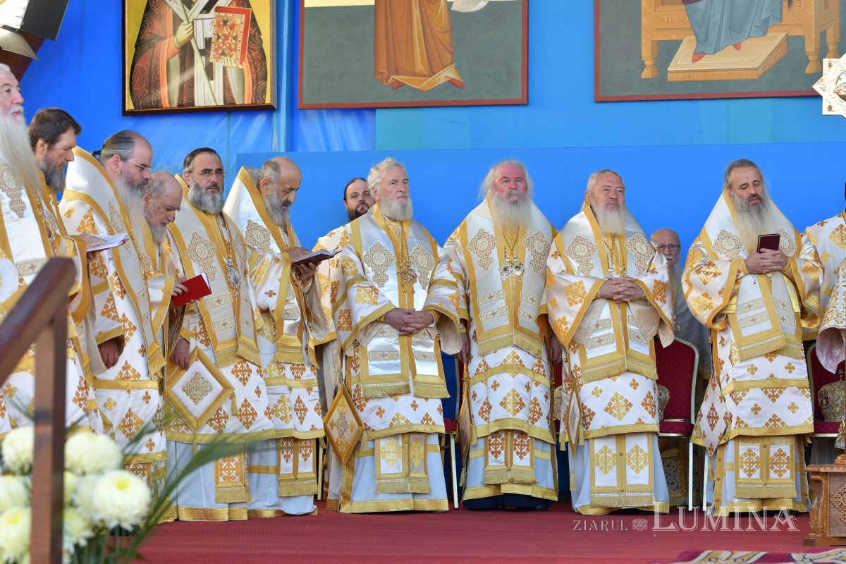 Sărbătoarea Ocrotitorului Bucureștilor pe Colina Patriarhiei 231940