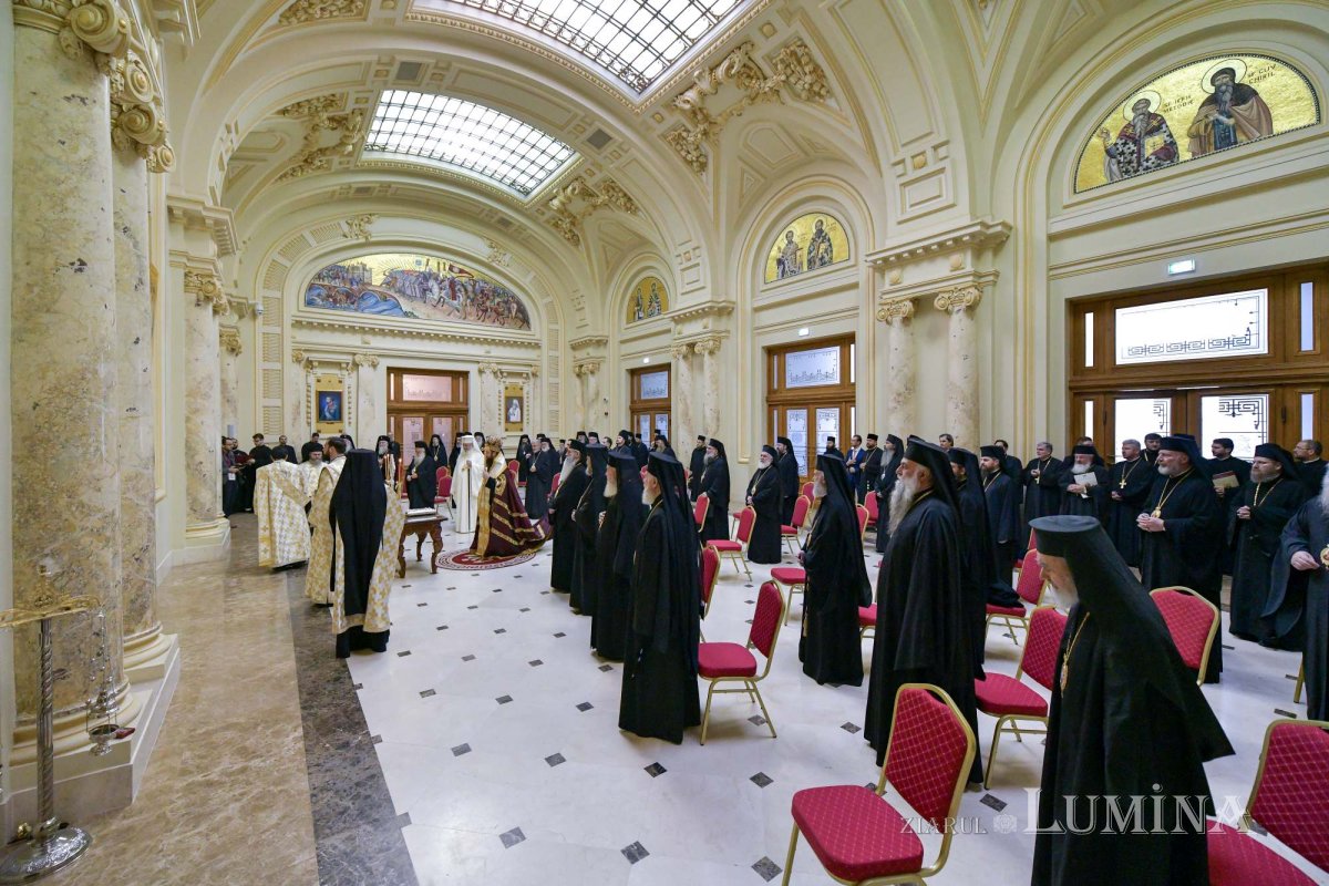 Întrunirea Sfântului Sinod la Palatul Patriarhiei 232081