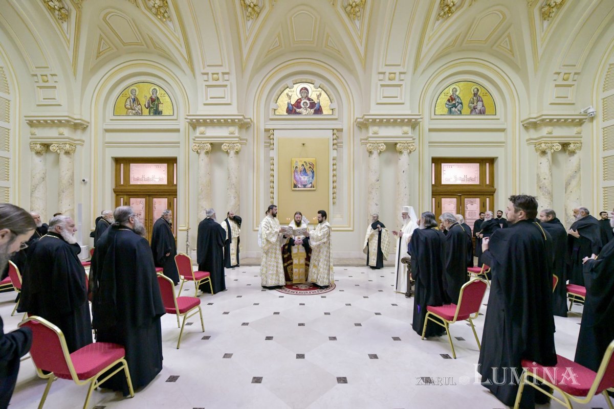 Întrunirea Sfântului Sinod la Palatul Patriarhiei 232086