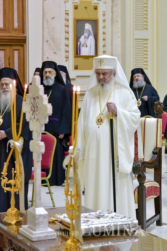 Întrunirea Sfântului Sinod la Palatul Patriarhiei 232090