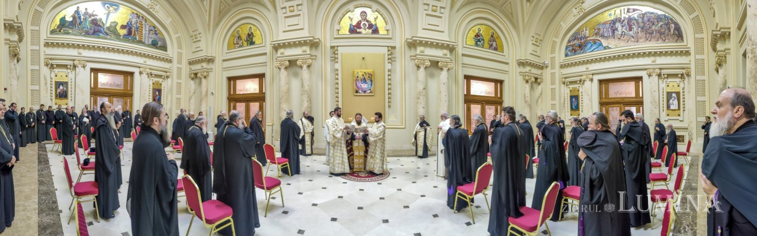 Întrunirea Sfântului Sinod la Palatul Patriarhiei 232092