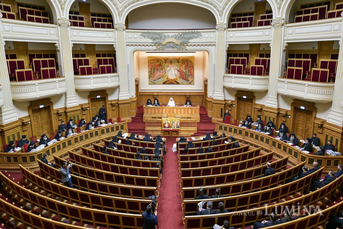 Întrunirea Sfântului Sinod la Palatul Patriarhiei 232095