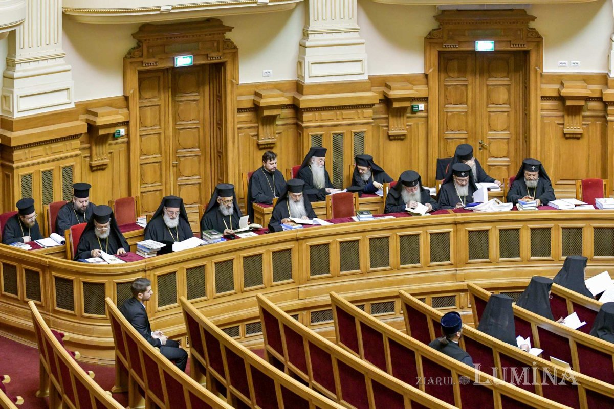 Întrunirea Sfântului Sinod la Palatul Patriarhiei 232096