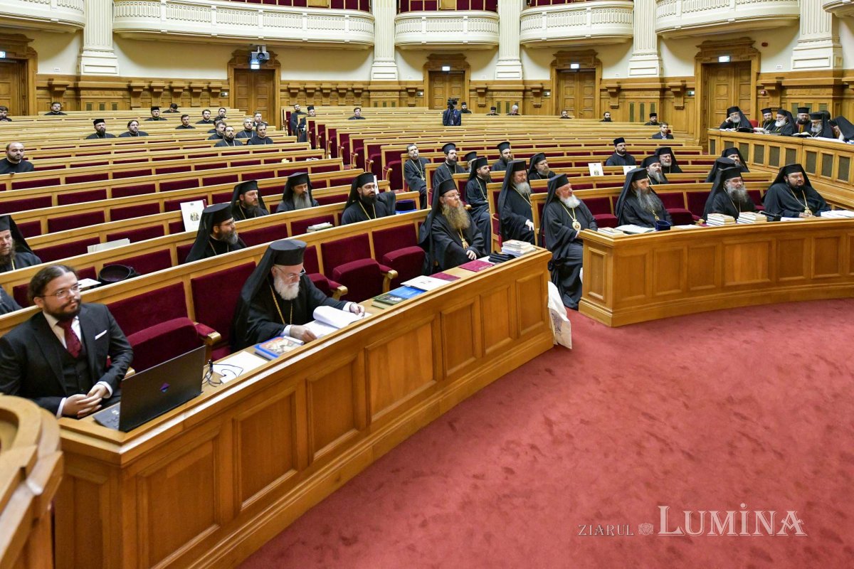 Întrunirea Sfântului Sinod la Palatul Patriarhiei 232100