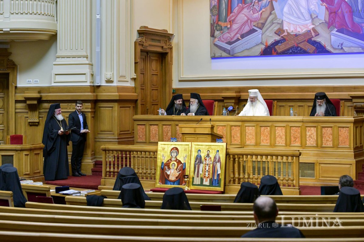 Întrunirea Sfântului Sinod la Palatul Patriarhiei 232102
