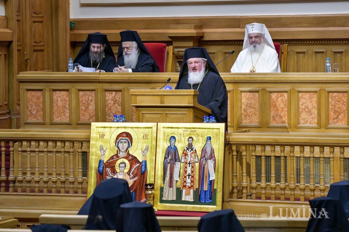 Întrunirea Sfântului Sinod la Palatul Patriarhiei 232104