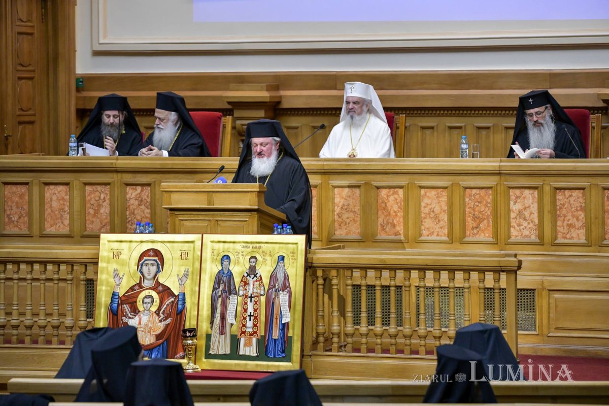 Întrunirea Sfântului Sinod la Palatul Patriarhiei 232106
