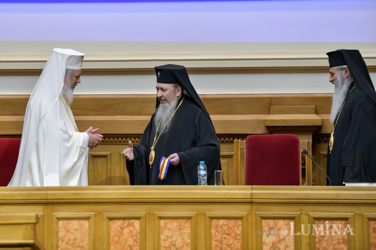 Întrunirea Sfântului Sinod la Palatul Patriarhiei 232107