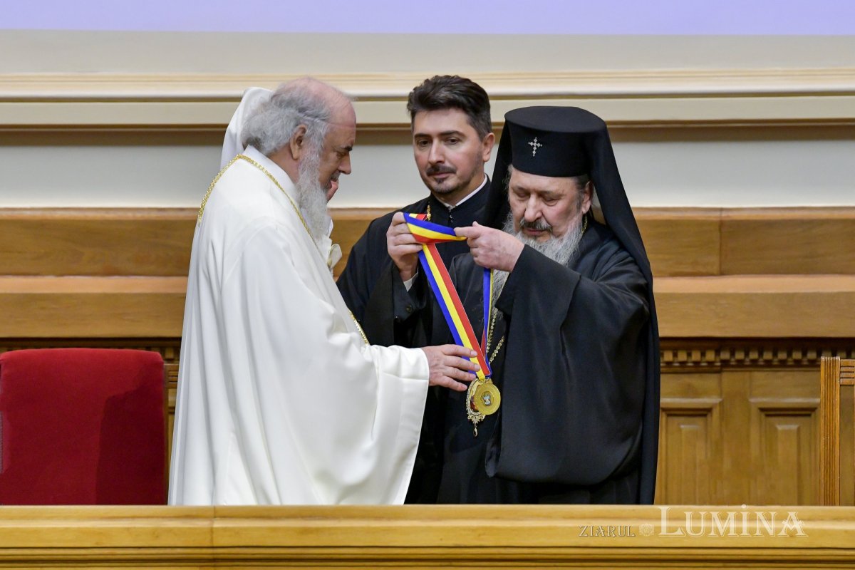 Întrunirea Sfântului Sinod la Palatul Patriarhiei 232109