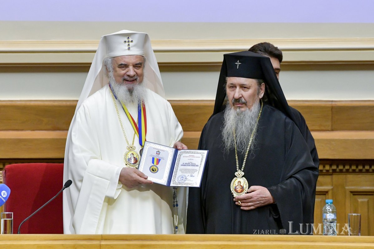 Întrunirea Sfântului Sinod la Palatul Patriarhiei 232115