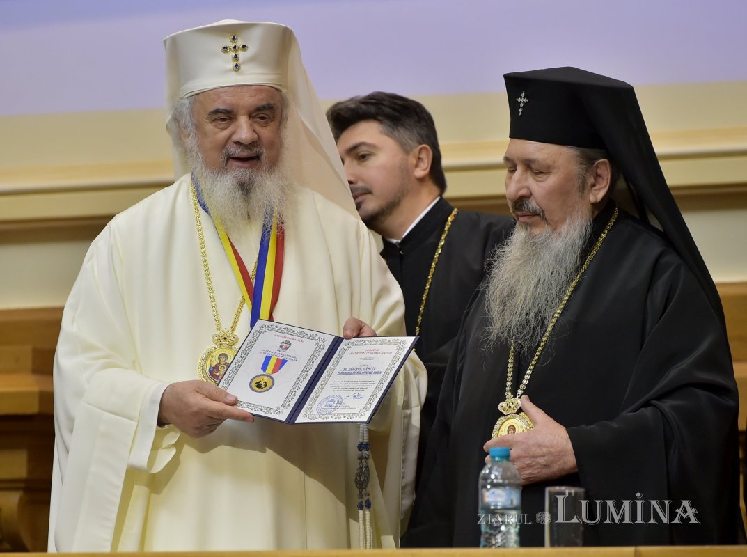 Întrunirea Sfântului Sinod la Palatul Patriarhiei 232125