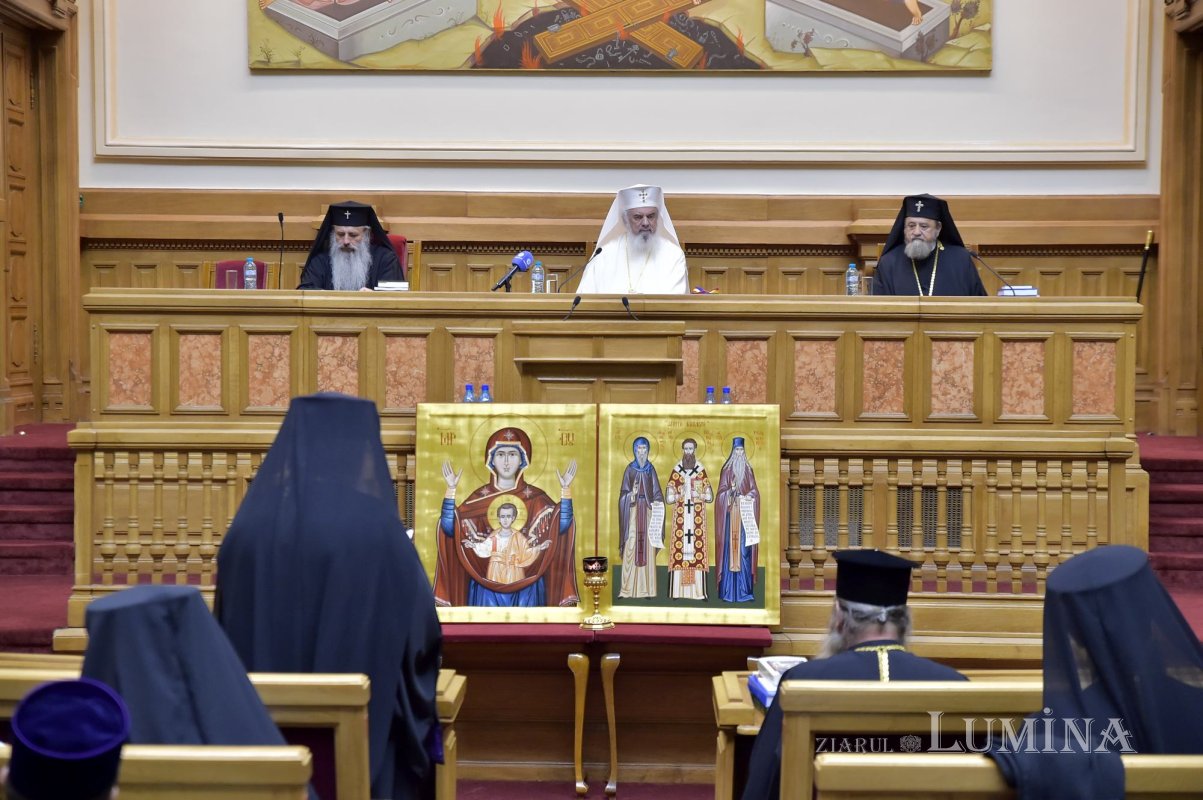 Întrunirea Sfântului Sinod la Palatul Patriarhiei 232128