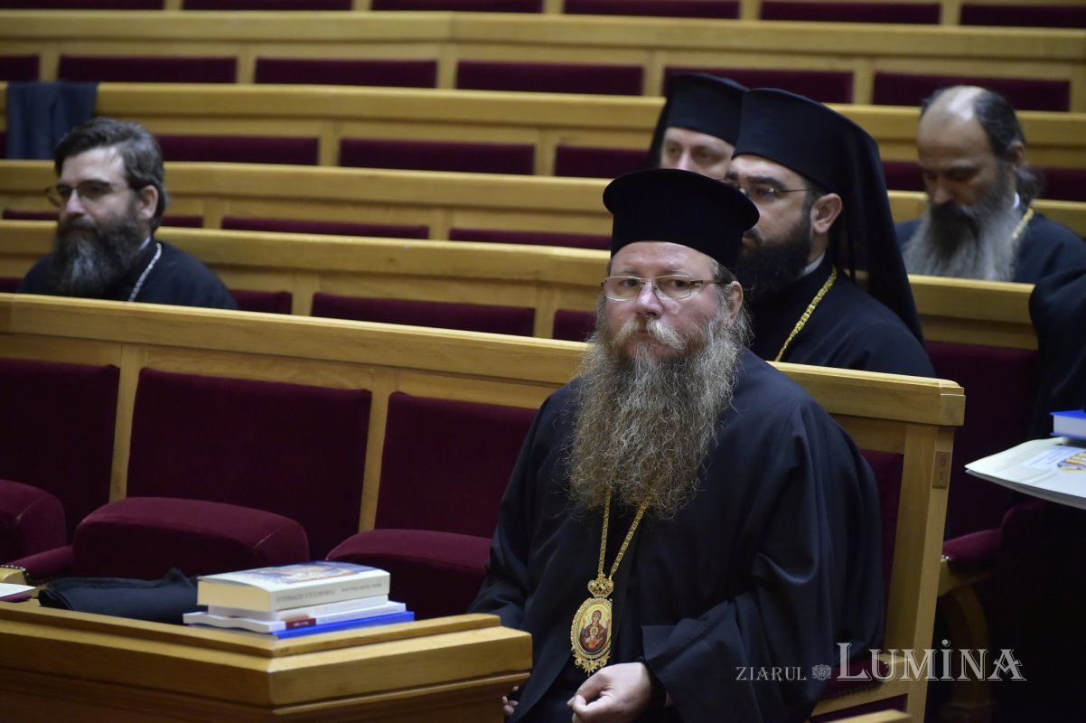 Întrunirea Sfântului Sinod la Palatul Patriarhiei 232133