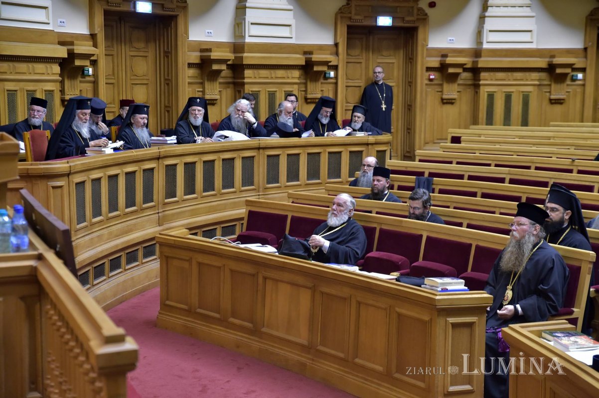 Întrunirea Sfântului Sinod la Palatul Patriarhiei 232134