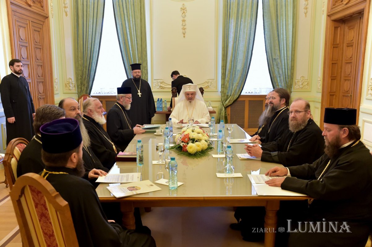 Întrunirea Sfântului Sinod la Palatul Patriarhiei 232139