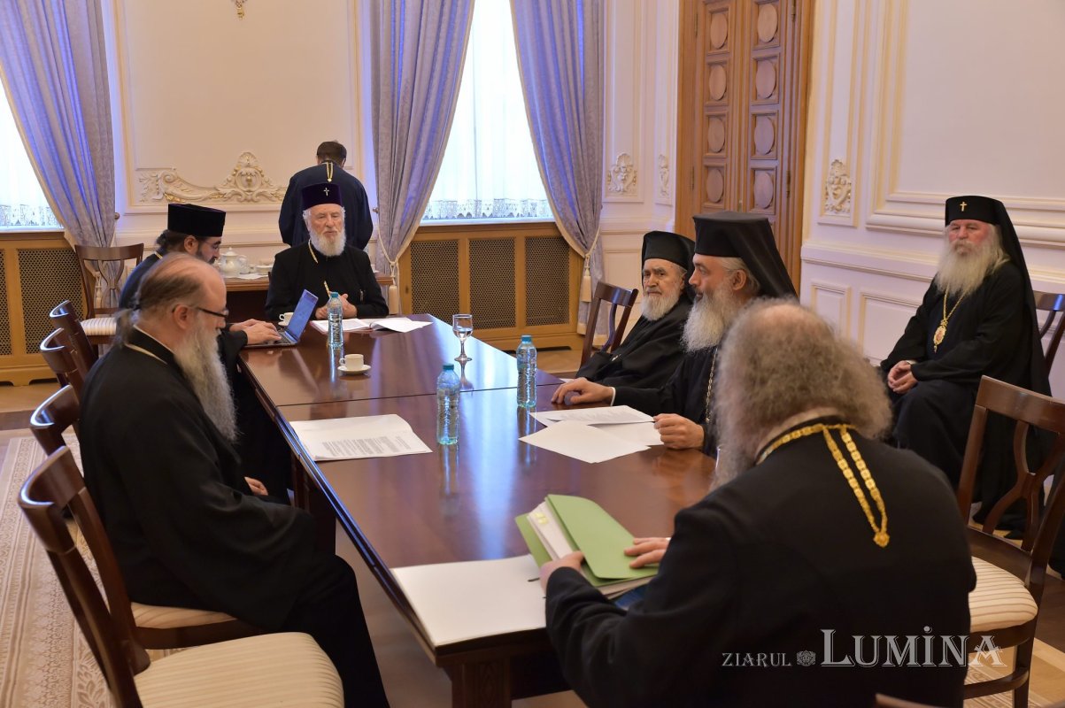 Întrunirea Sfântului Sinod la Palatul Patriarhiei 232143