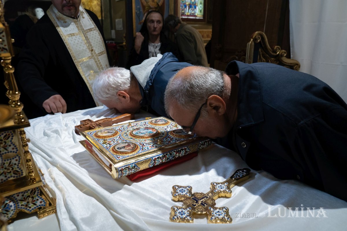 Înnoire la Parohia Cărămidarii de Sus-Grozăvești 232265