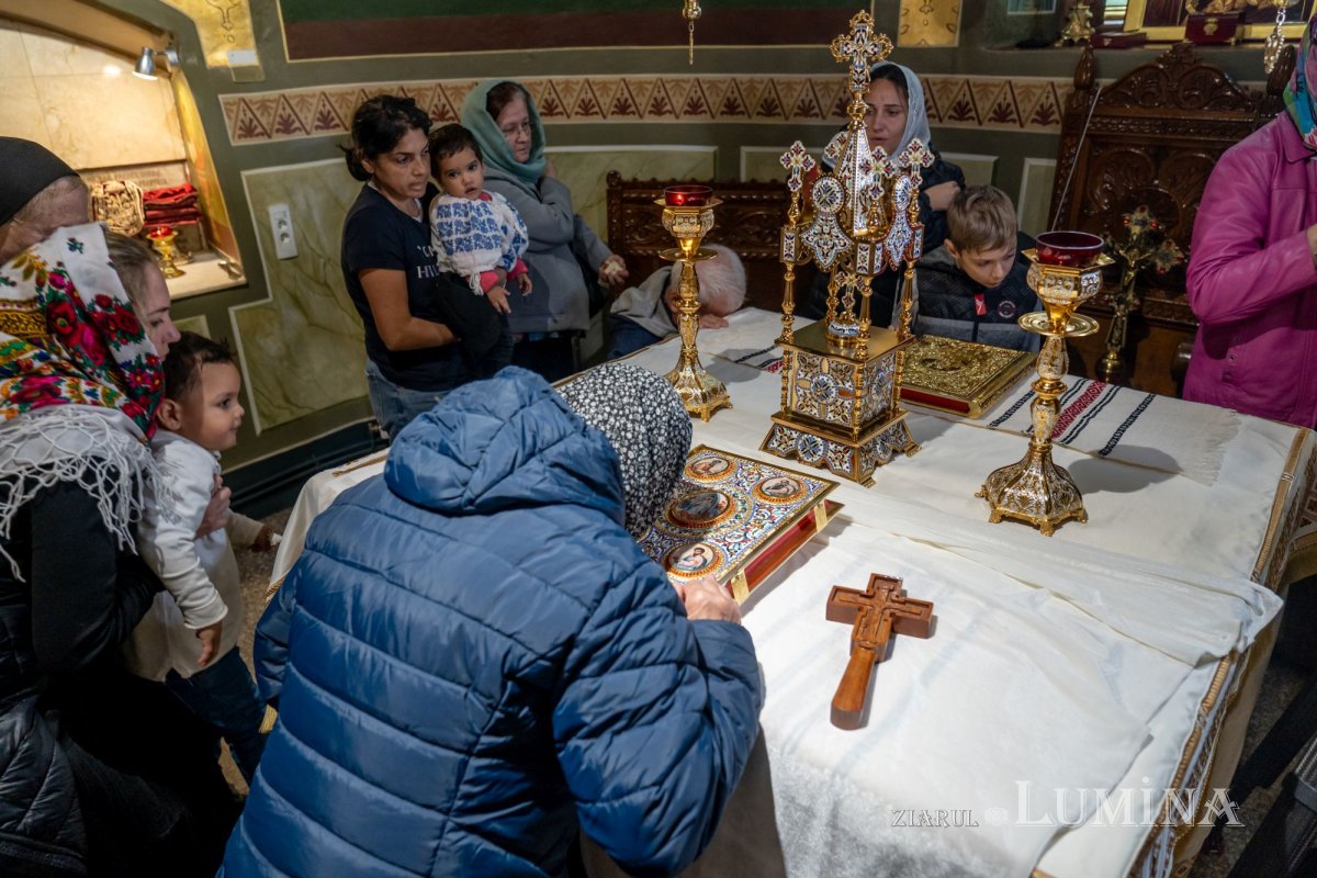 Înnoire la Parohia Cărămidarii de Sus-Grozăvești 232267