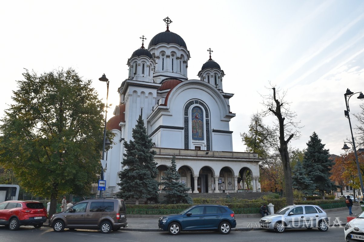 Biserica Parohiei Parcul Domeniilor-Cașin și-a cinstit ocrotitorii 233186