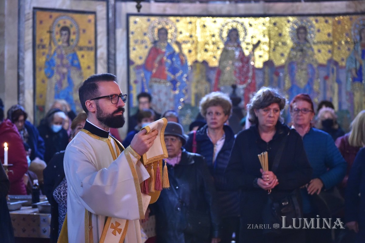 Biserica Parohiei Parcul Domeniilor-Cașin și-a cinstit ocrotitorii 233215