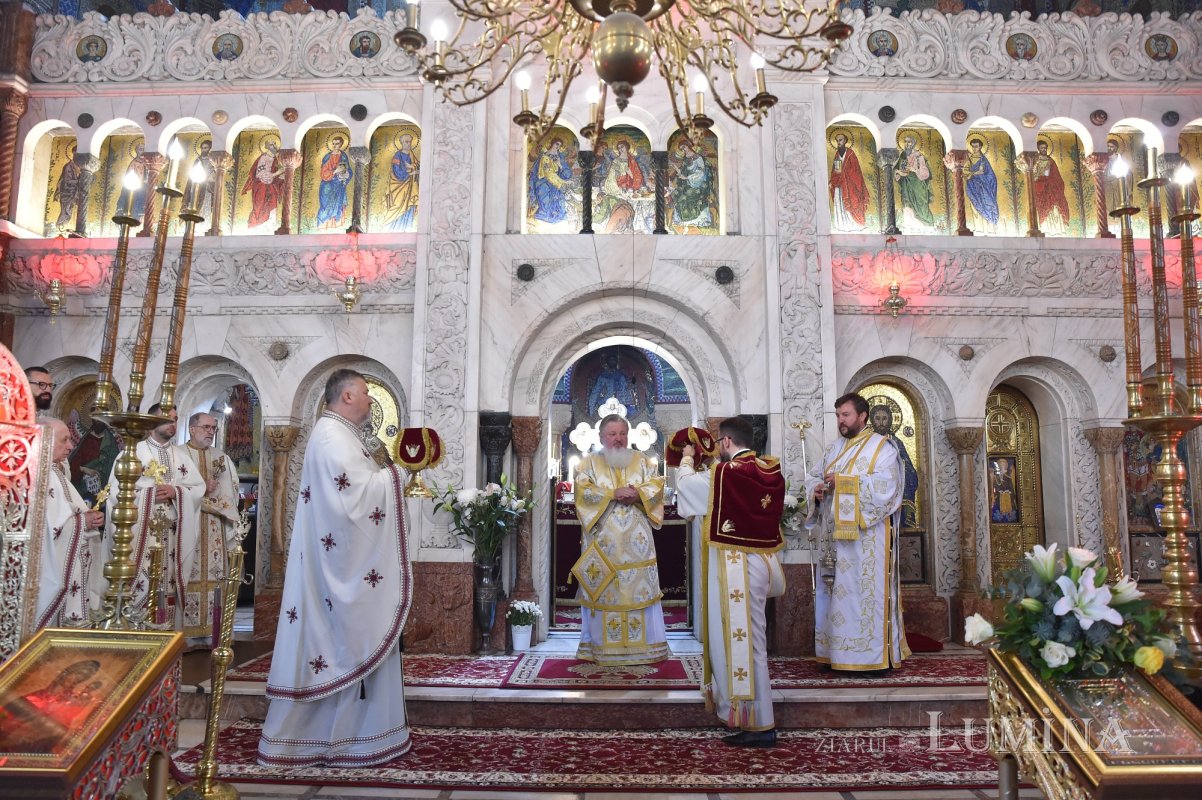 Biserica Parohiei Parcul Domeniilor-Cașin și-a cinstit ocrotitorii 233222