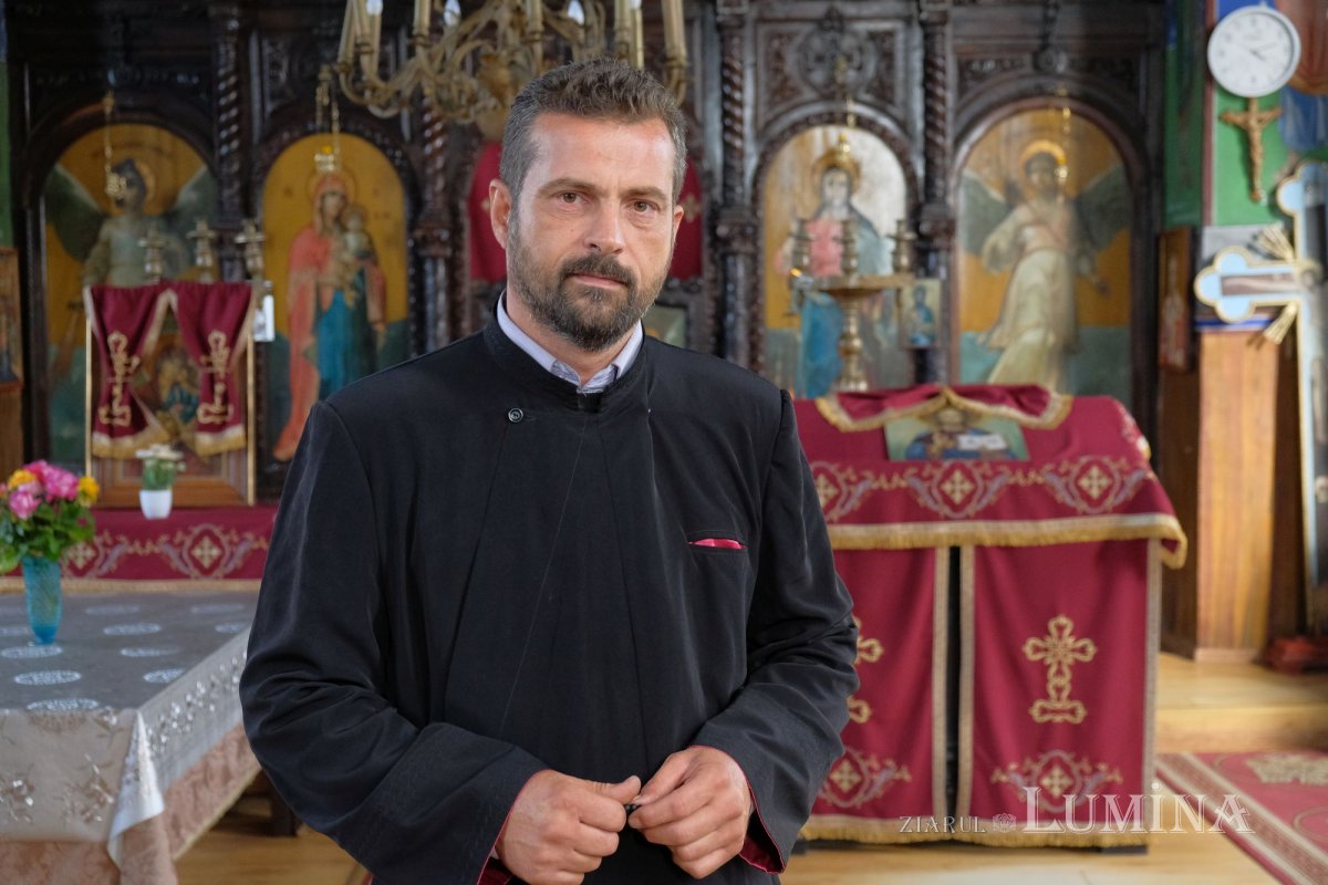 Furculești, o comunitate ocrotită de Sfinţii Arhangheli 233123