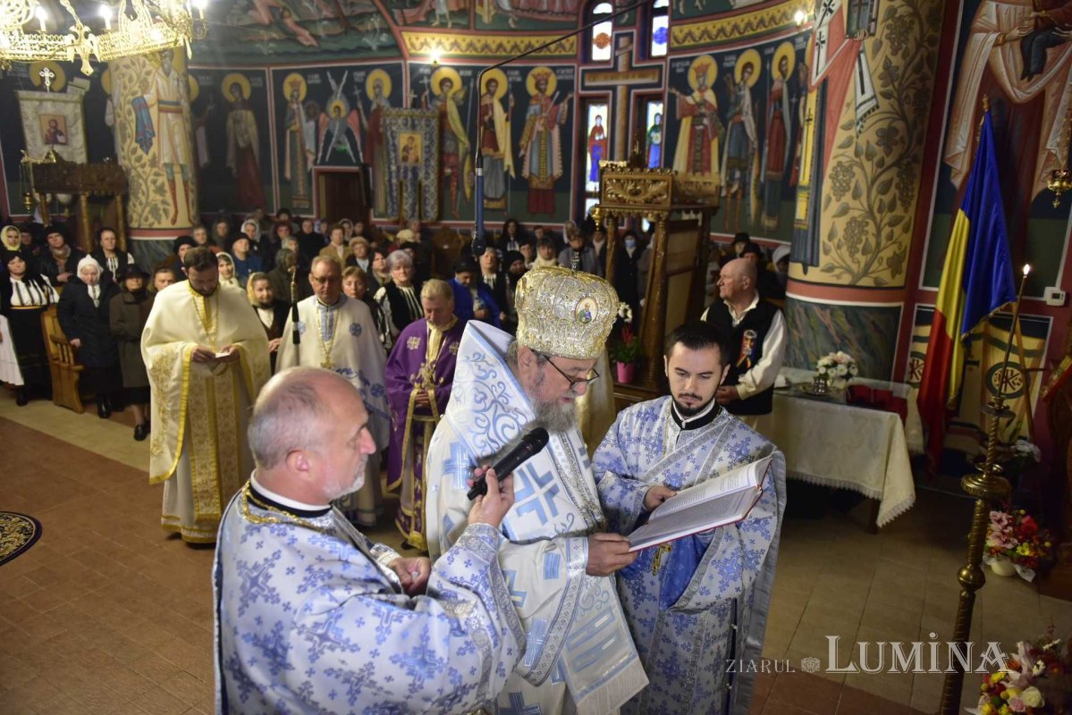 Pictura Bisericii „Sfinții Arhangheli” din Sibiu-Ștrand a fost sfințită 233259