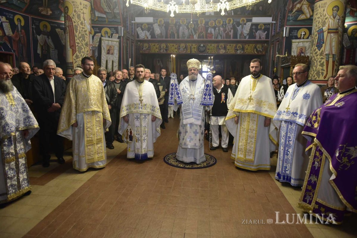 Pictura Bisericii „Sfinții Arhangheli” din Sibiu-Ștrand a fost sfințită 233260