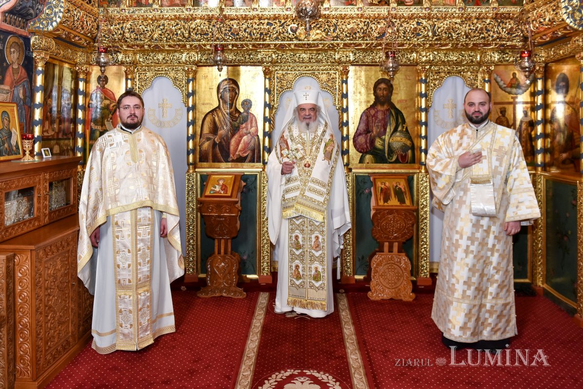 „Sfinții îngeri îi ajută pe credincioși să înțeleagă mesajul și voia lui Dumnezeu” 233228