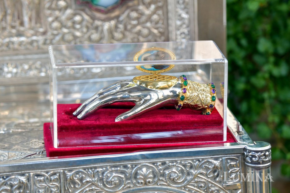 Fluviu de mulțumire către Sfântul Nectarie Taumaturgul 233339