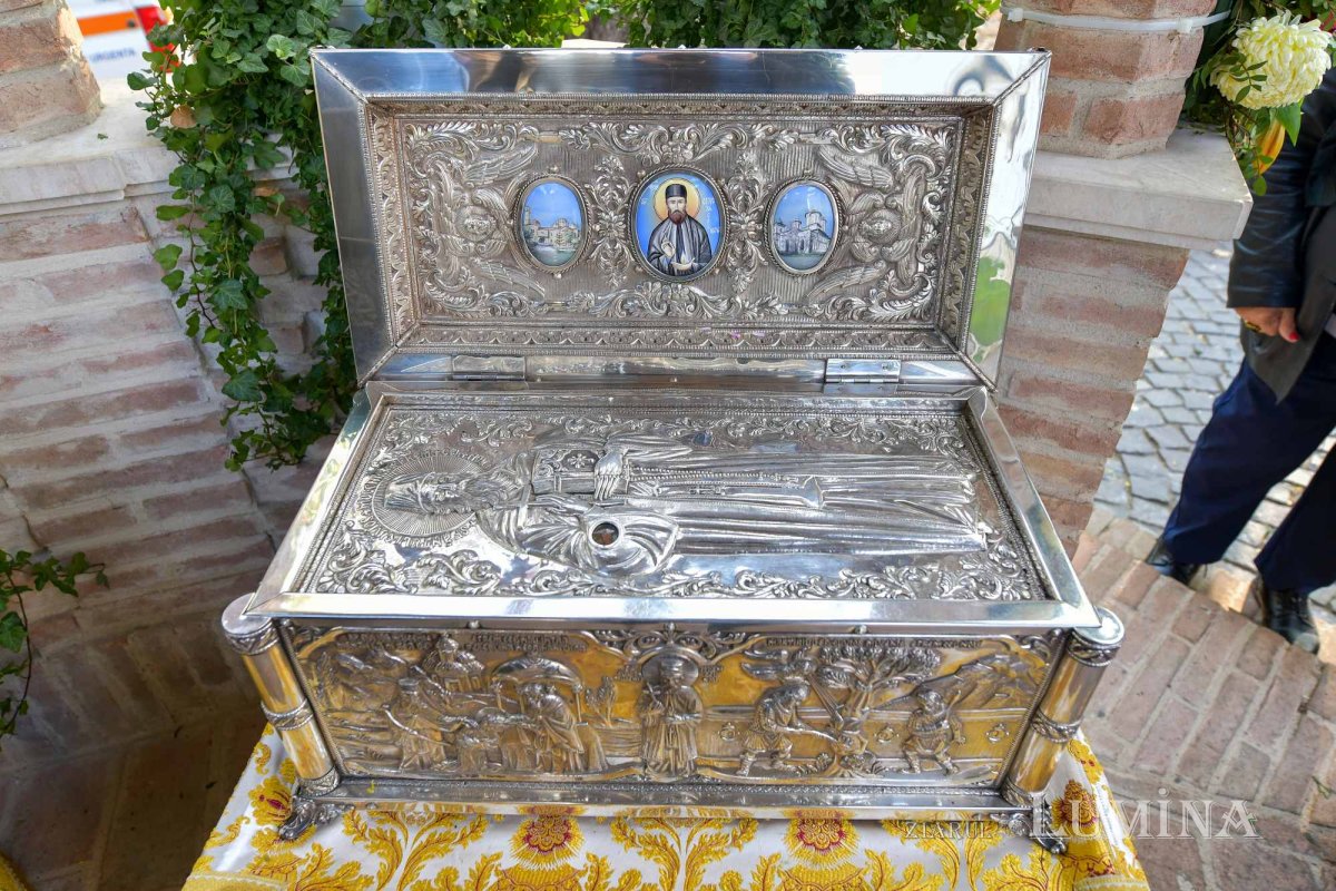 Fluviu de mulțumire către Sfântul Nectarie Taumaturgul 233345