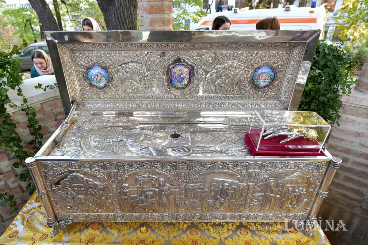 Fluviu de mulțumire către Sfântul Nectarie Taumaturgul 233348