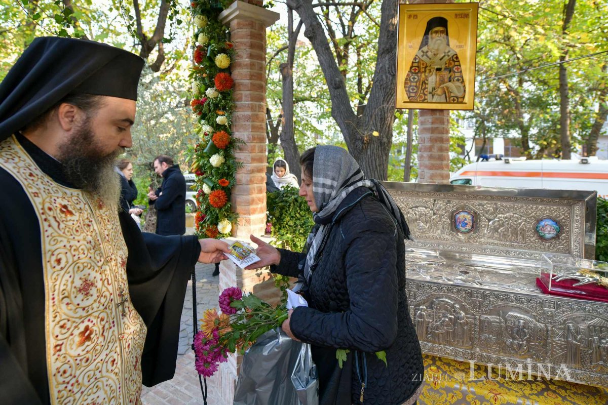 Fluviu de mulțumire către Sfântul Nectarie Taumaturgul 233352