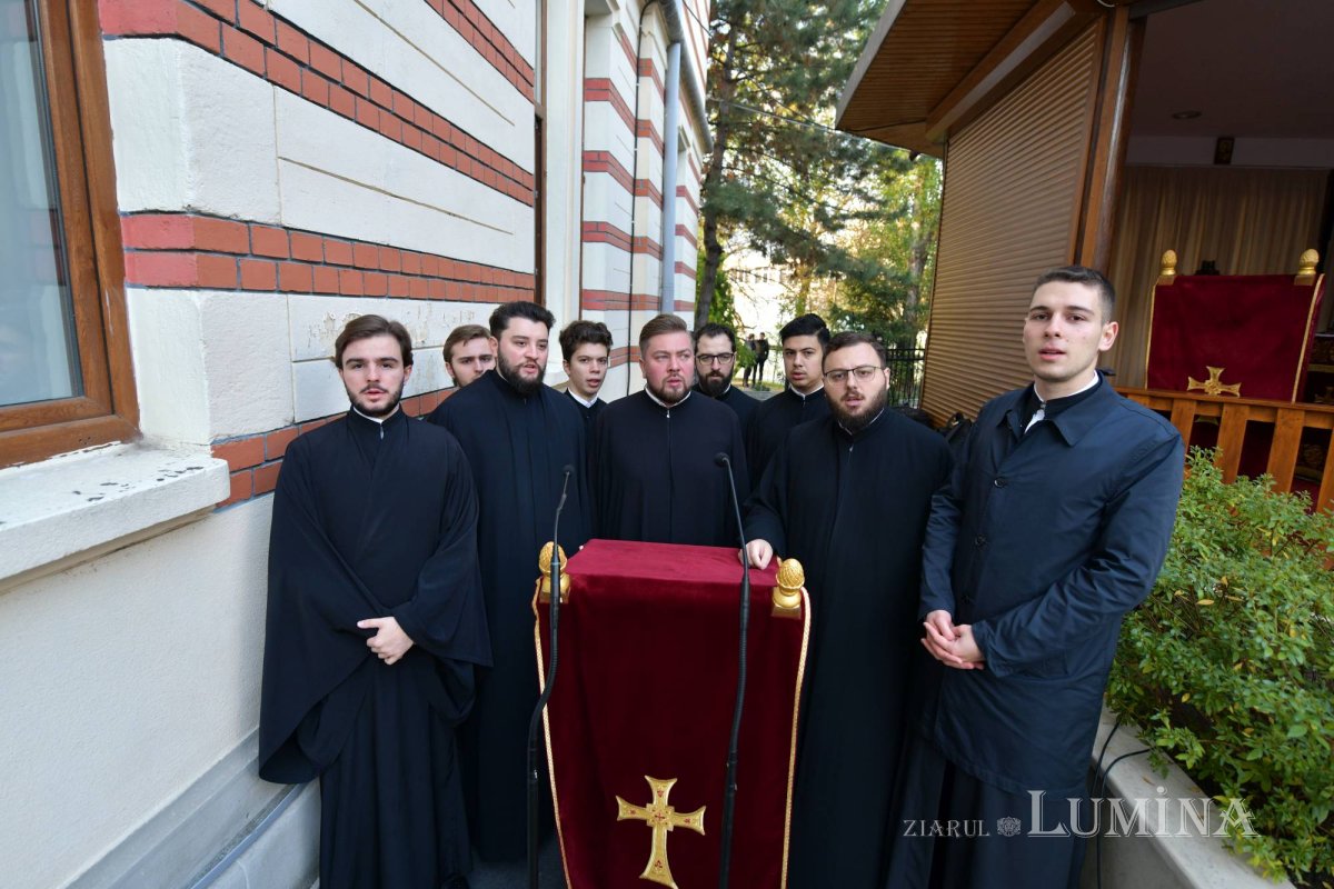 Fluviu de mulțumire către Sfântul Nectarie Taumaturgul 233353