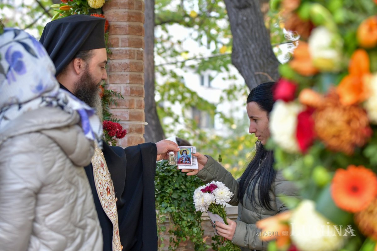 Fluviu de mulțumire către Sfântul Nectarie Taumaturgul 233354