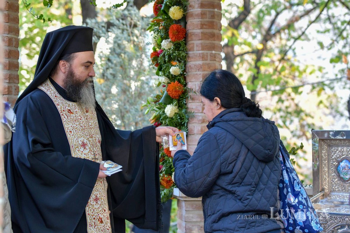 Fluviu de mulțumire către Sfântul Nectarie Taumaturgul 233356