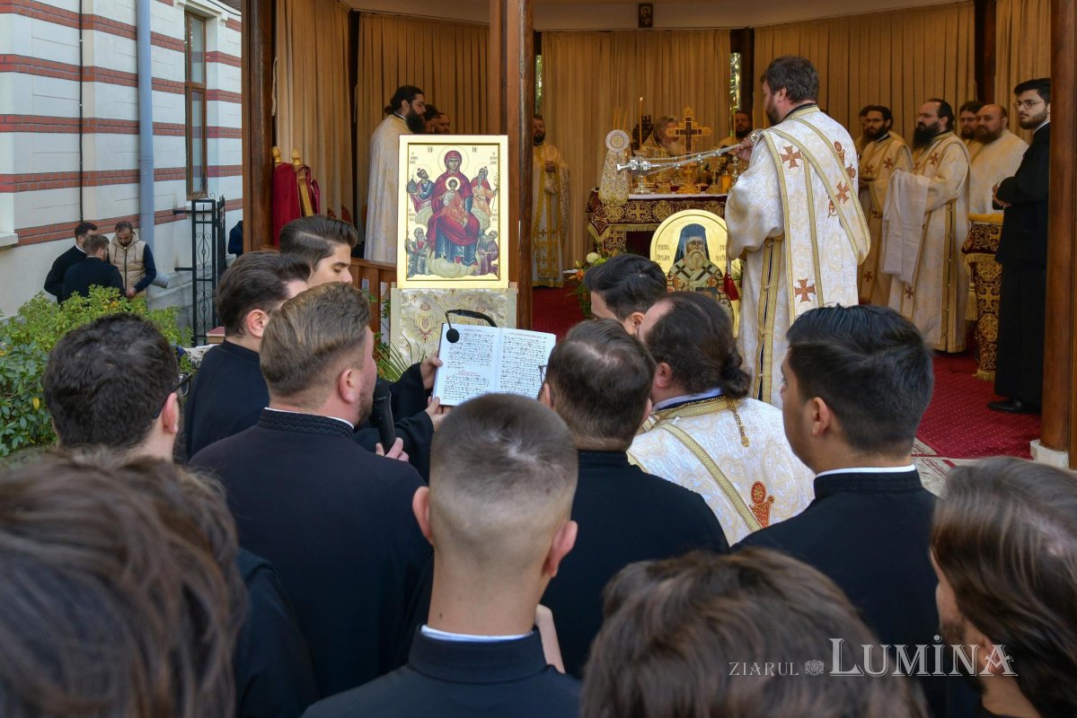 Fluviu de mulțumire către Sfântul Nectarie Taumaturgul 233396