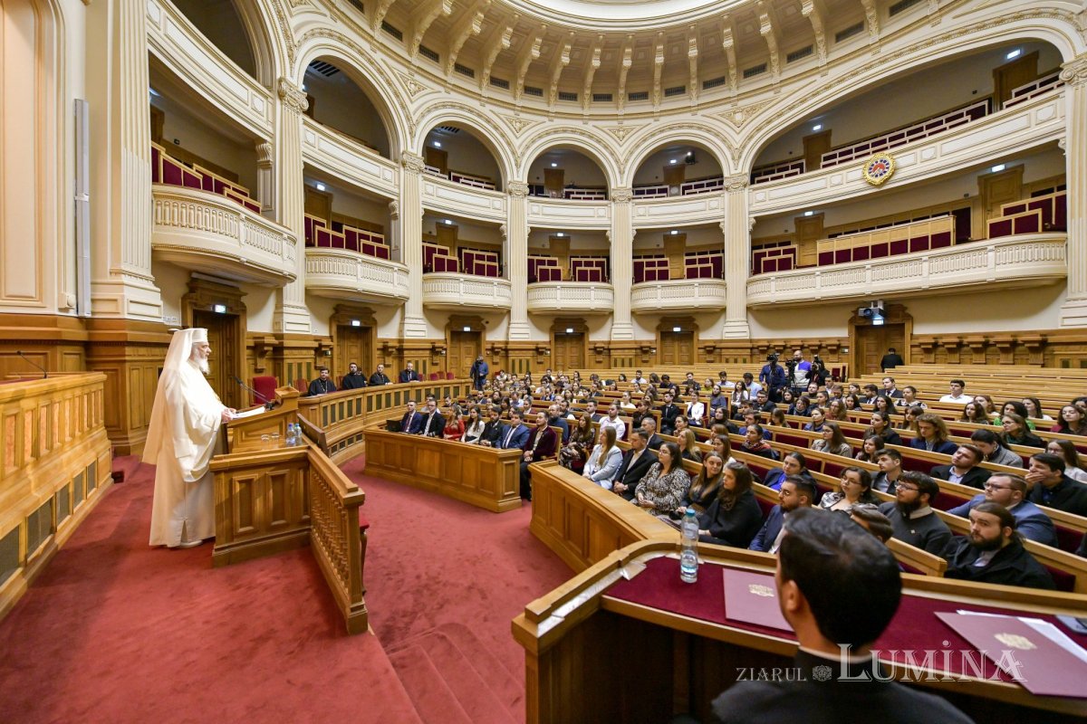 Gala voluntarilor „Tineri în acțiune!” la Palatul Patriarhiei 233568
