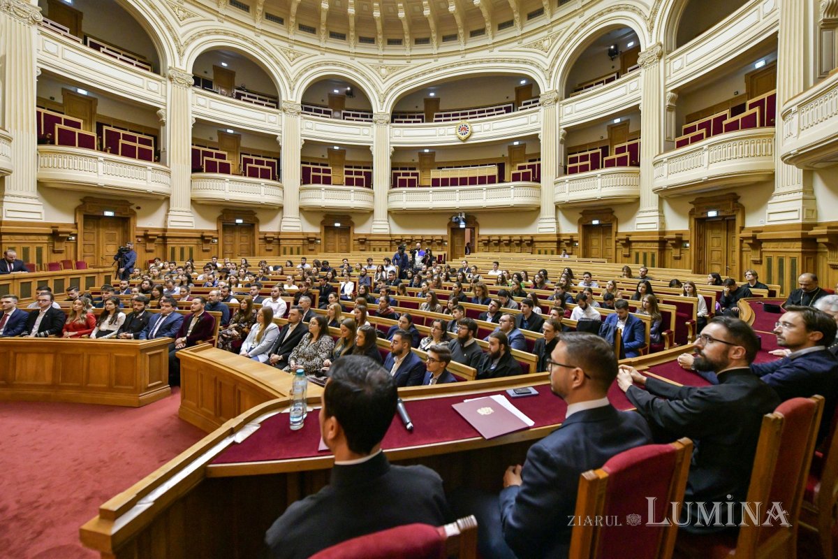 Gala voluntarilor „Tineri în acțiune!” la Palatul Patriarhiei 233569